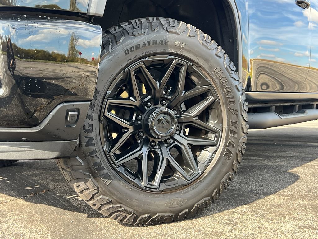 Used 2024 Chevrolet Silverado 3500 LT w/ Midnight Edition image 13