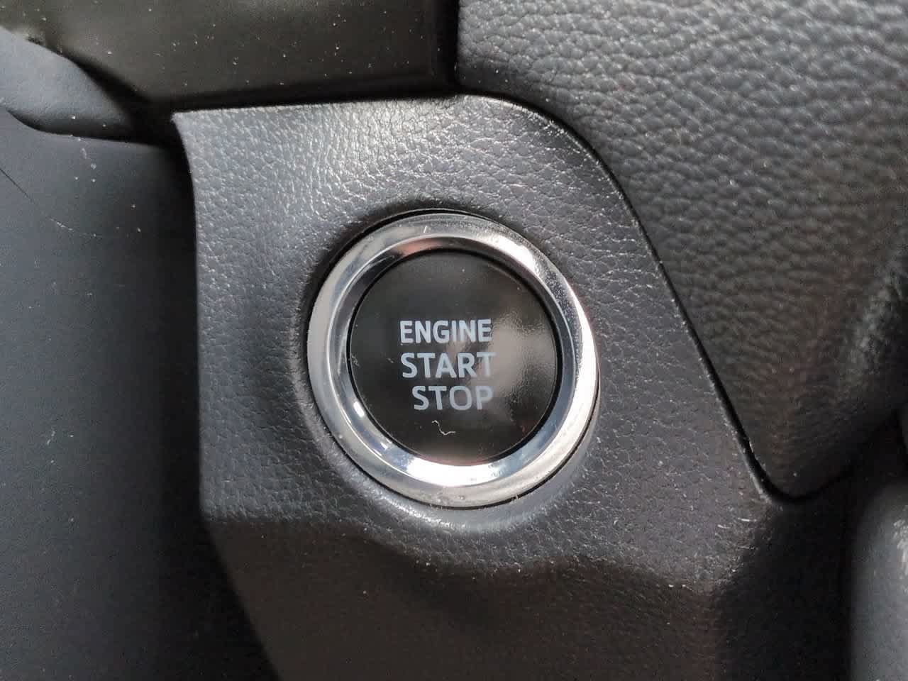 Used 2019 Toyota RAV4 Limited w/ Cold Weather Package FWD image 27