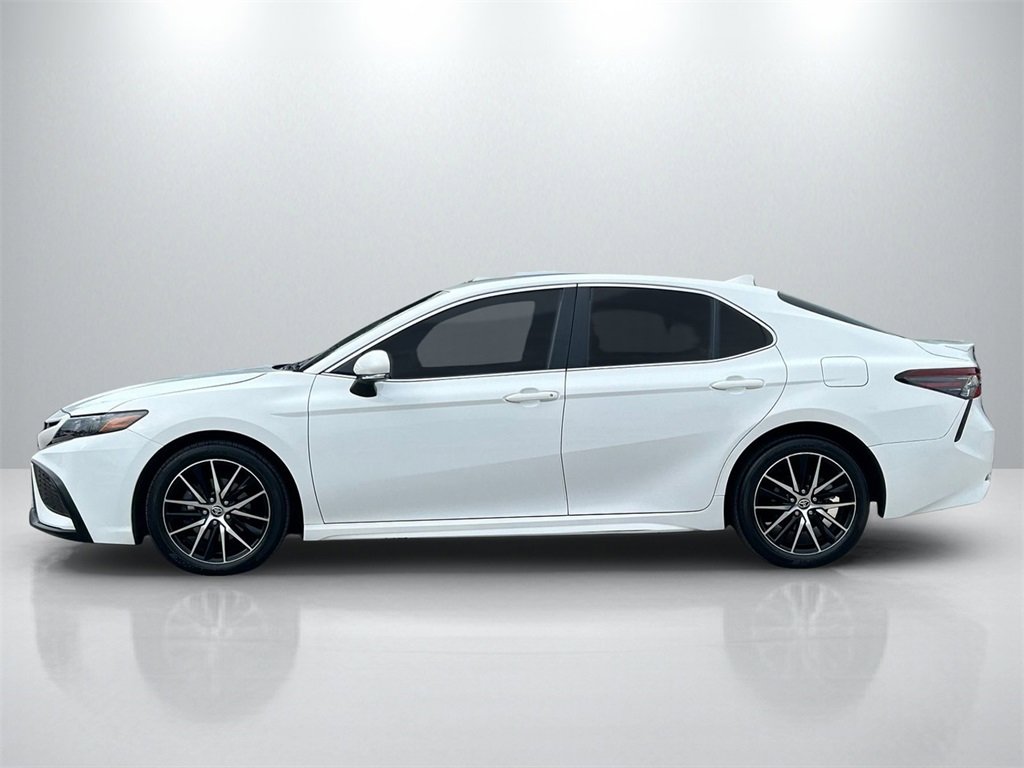 Used 2023 Toyota Camry SE image 8