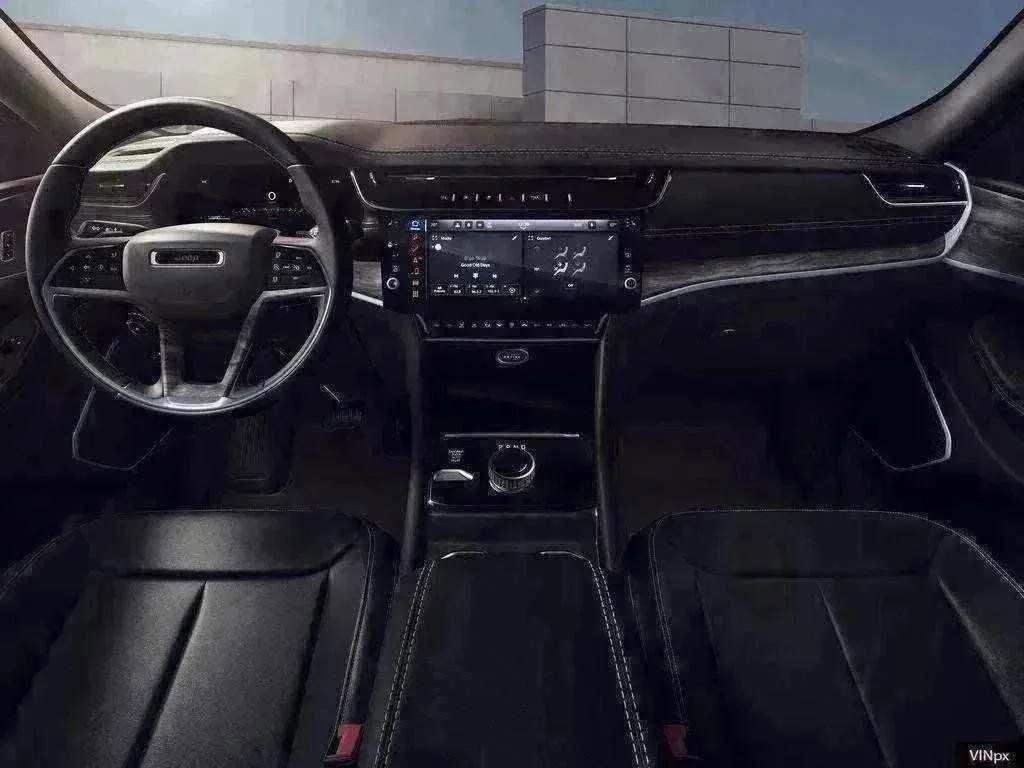 Certified 2026 Jeep Grand Cherokee Limited w/ Limited Altitude Package AWD/4WD image 24