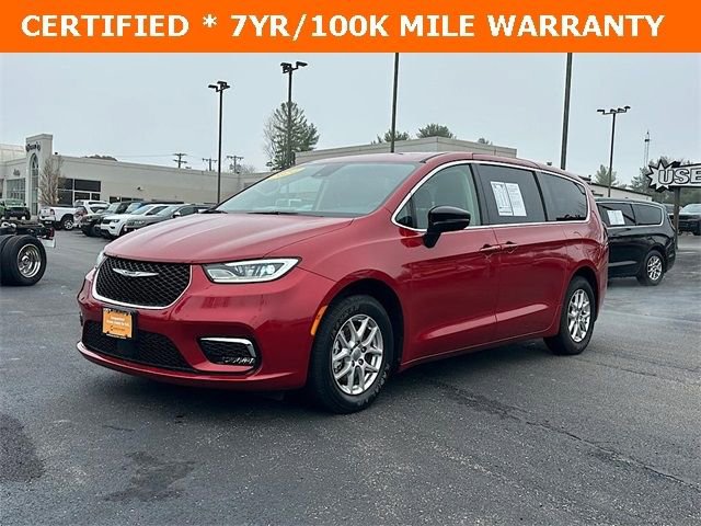 Certified 2024 Chrysler Pacifica Touring-L image 3