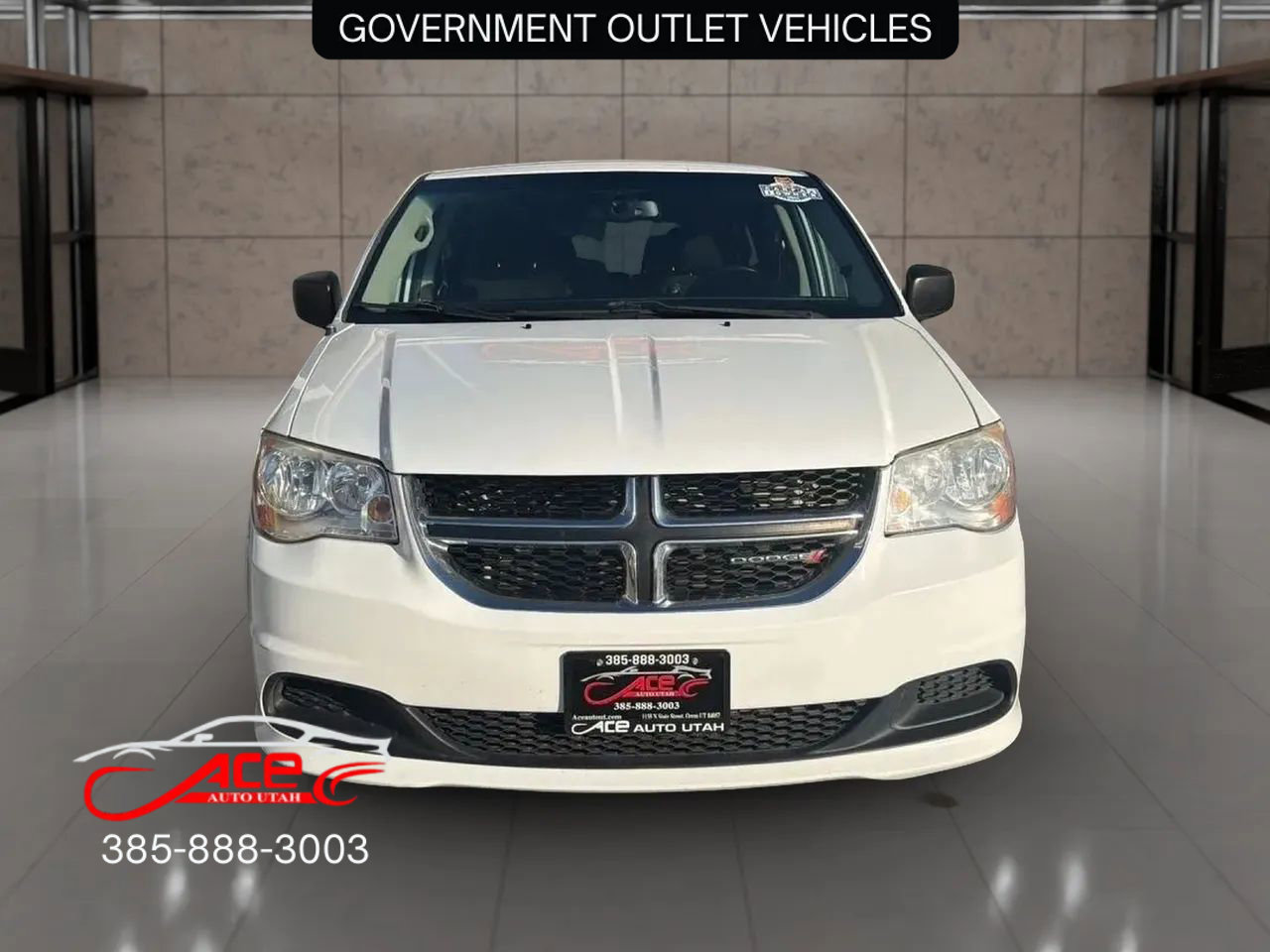 Used 2017 Dodge Grand Caravan SE w/ UConnect Hands-Free Group image 2
