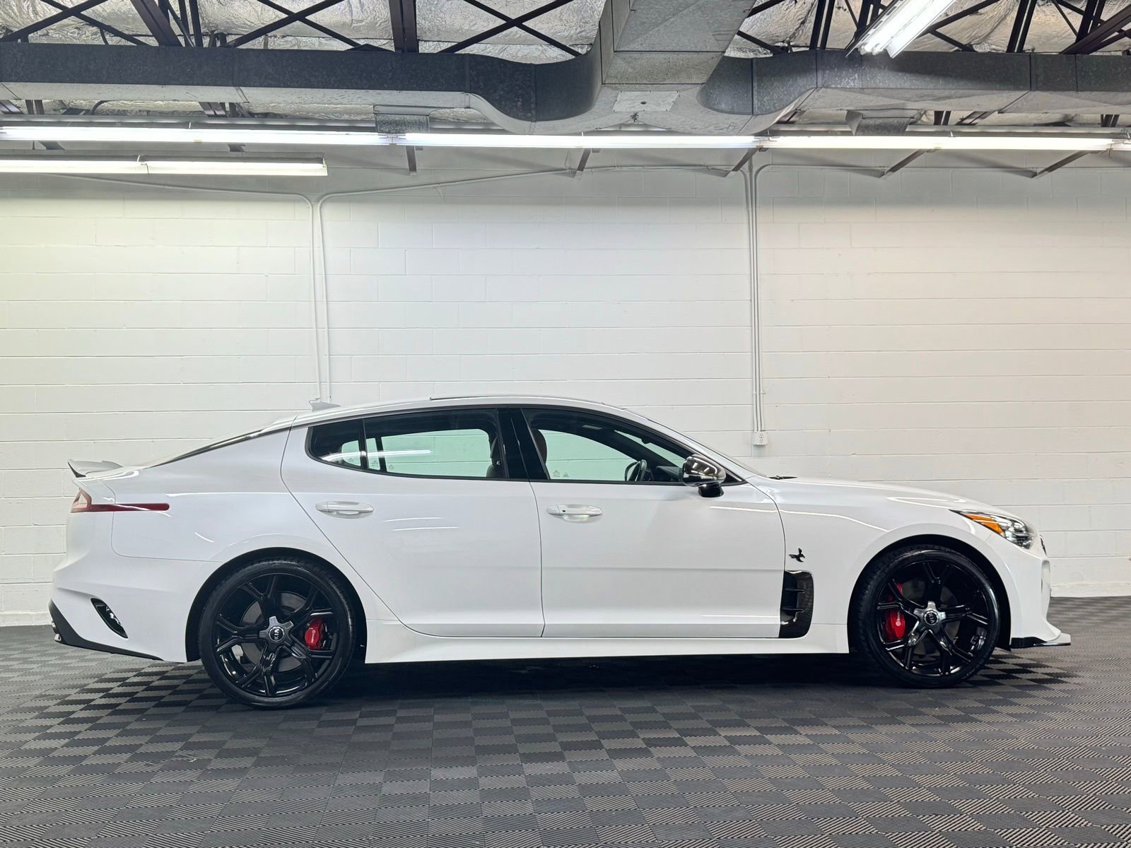 Used 2020 Kia Stinger GT2 image 4