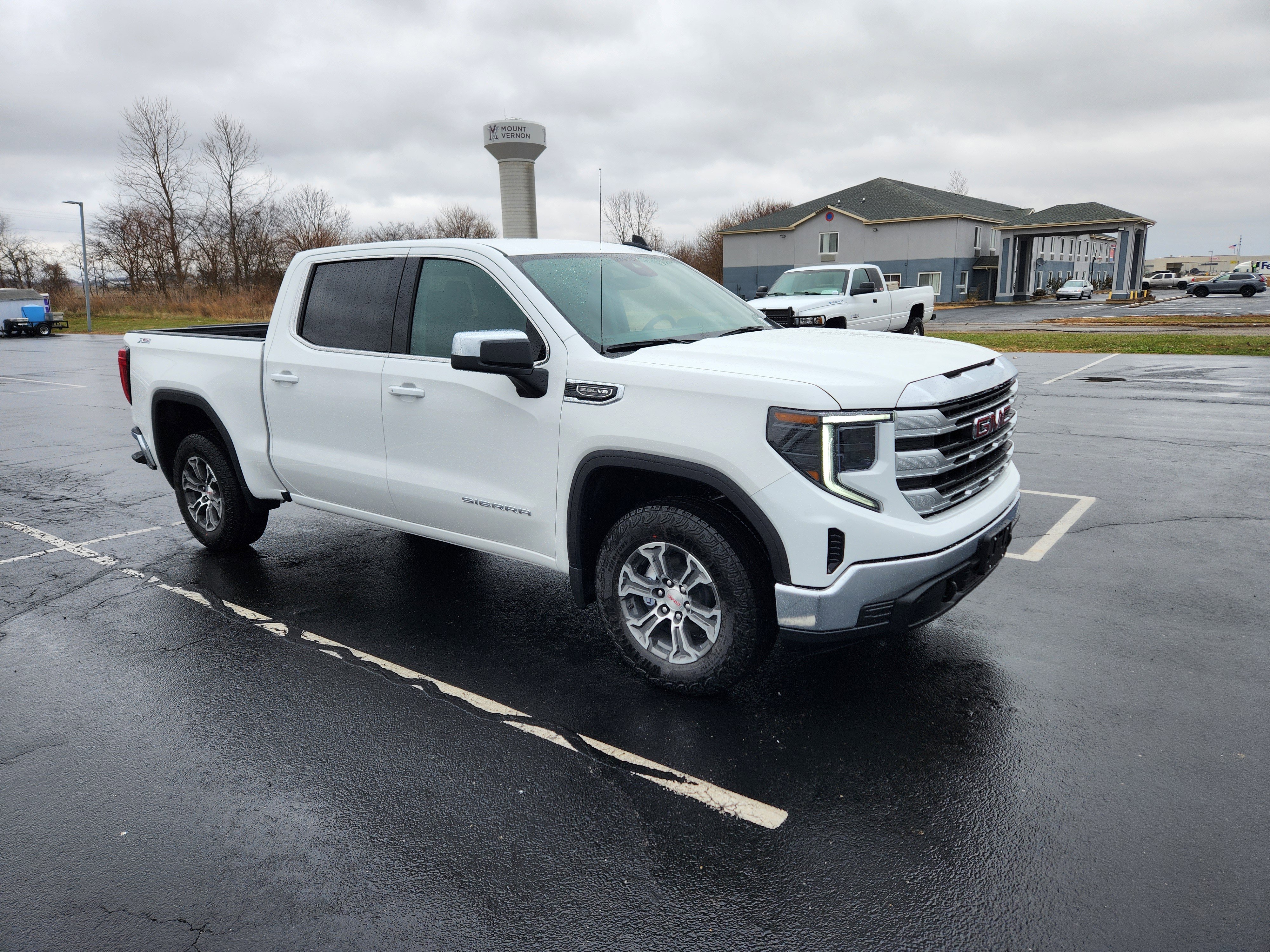 New 2026 GMC Sierra 1500 SLE image 6