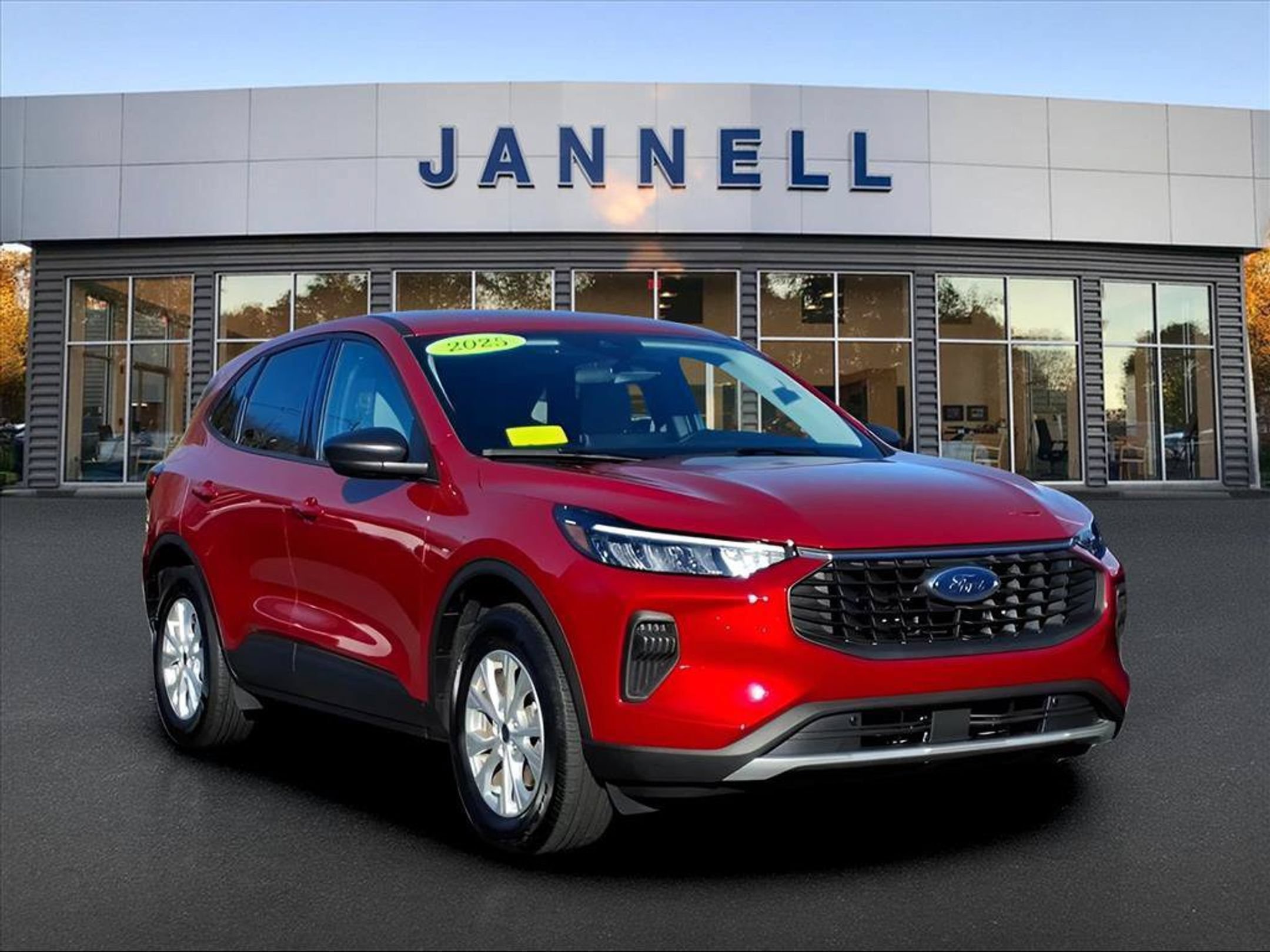 Used 2025 Ford Escape Active w/ Active Premium Tech Pack AWD/4WD image 60