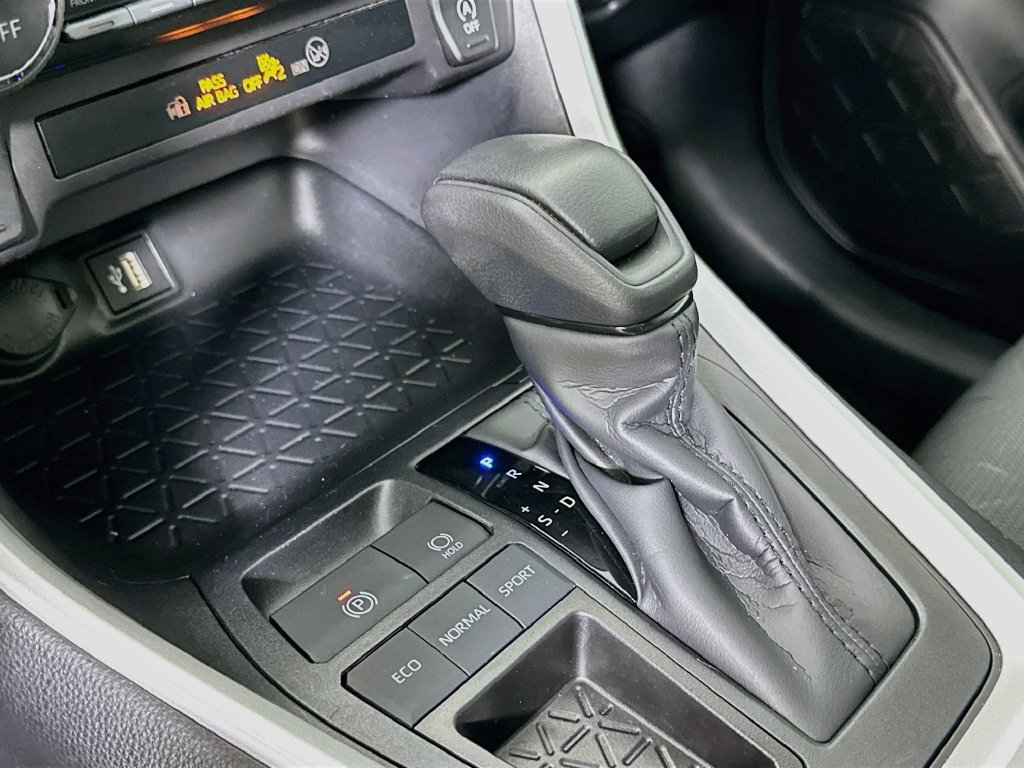 Certified 2025 Toyota RAV4 XLE w/ Convenience Package FWD image 17