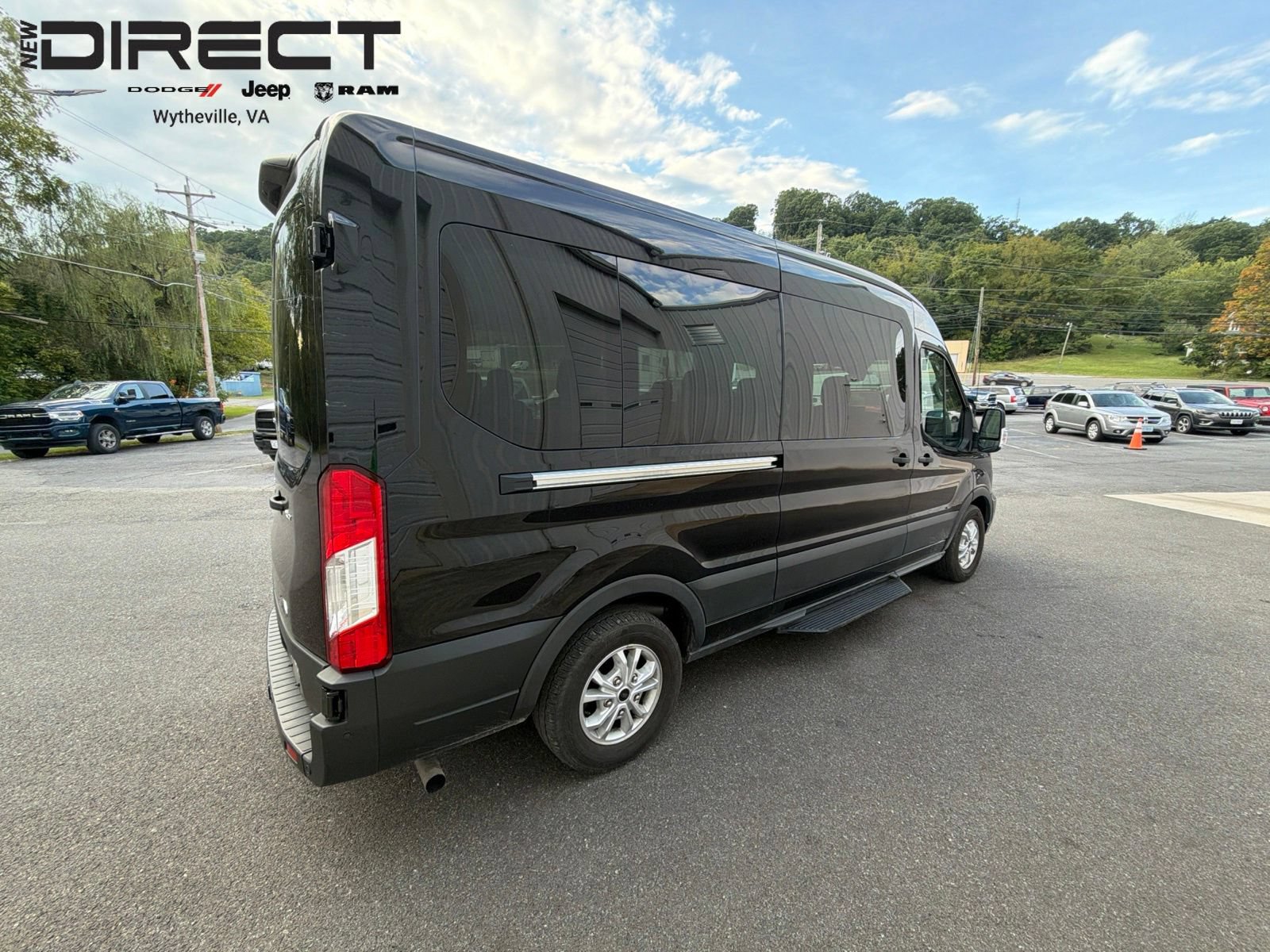 Used 2025 Ford Transit 350 XLT RWD image 5