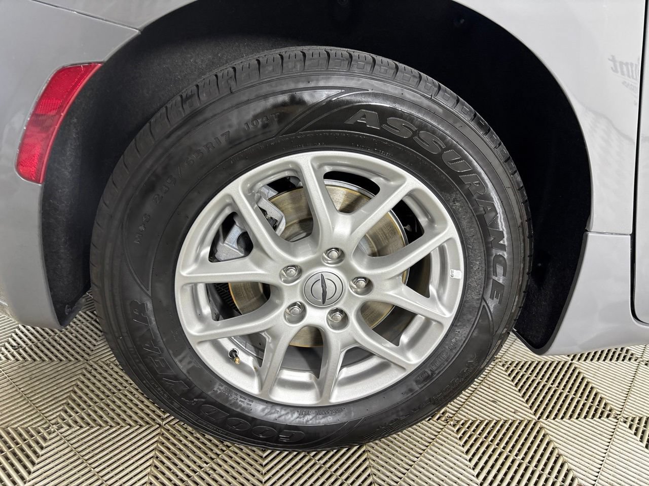 Used 2025 Chrysler Pacifica Select FWD image 29