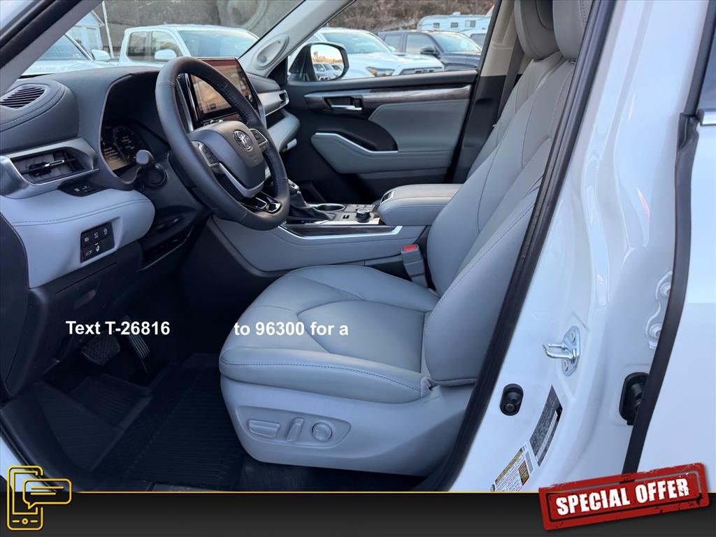 Used 2026 Toyota Highlander Limited image 7