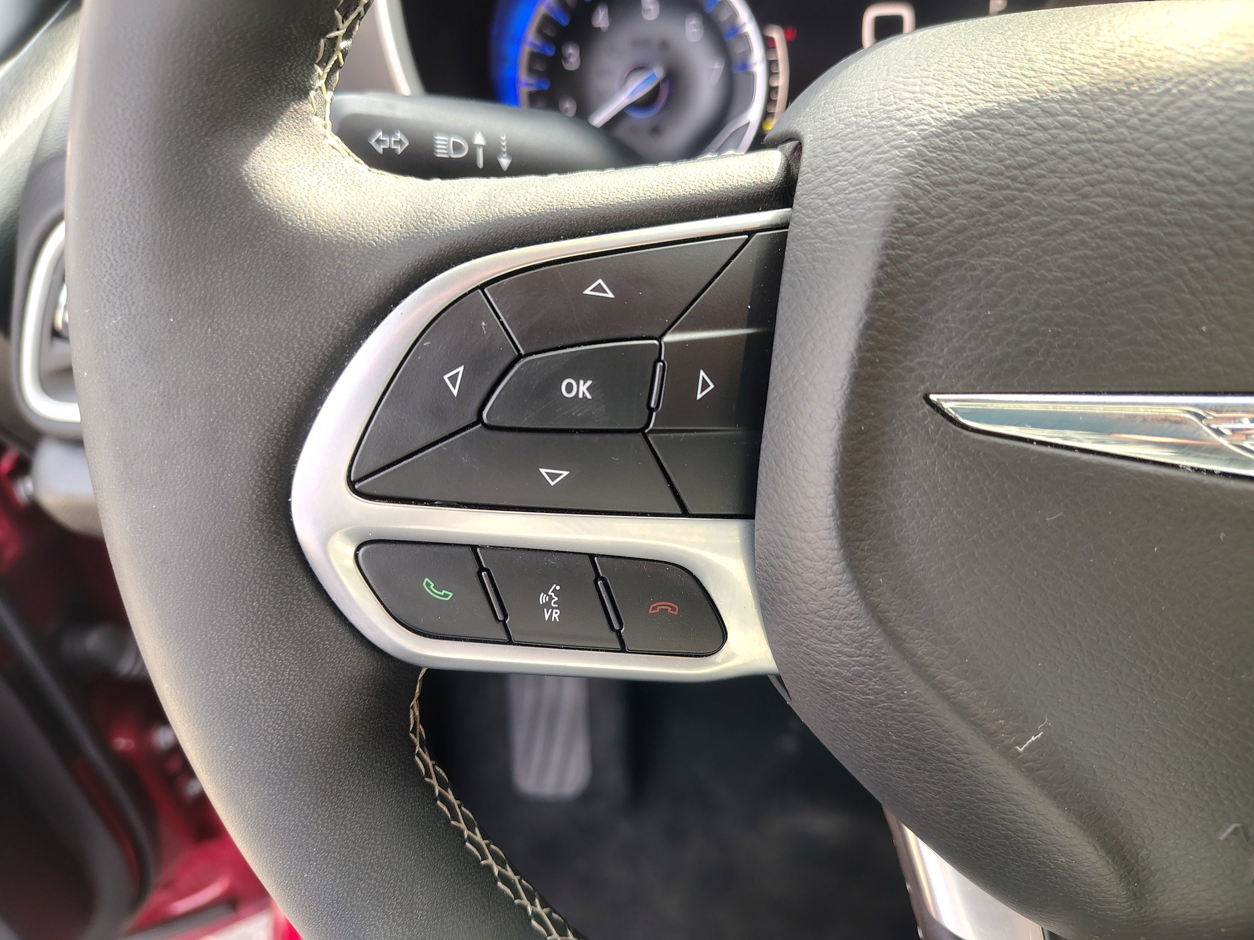Used 2025 Chrysler Pacifica Select image 31