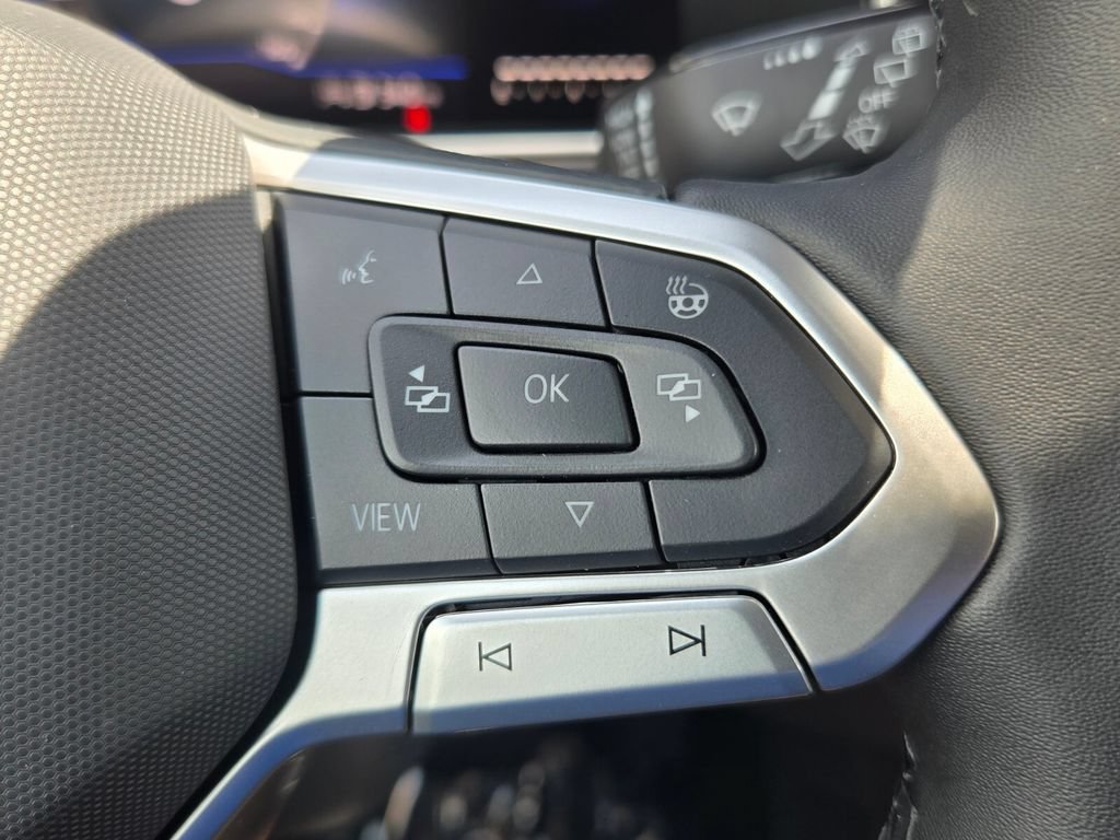 New 2026 Volkswagen Taos SE FWD image 12