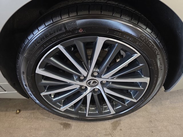 Certified 2025 Lexus ES 300h w/ Premium Package image 34