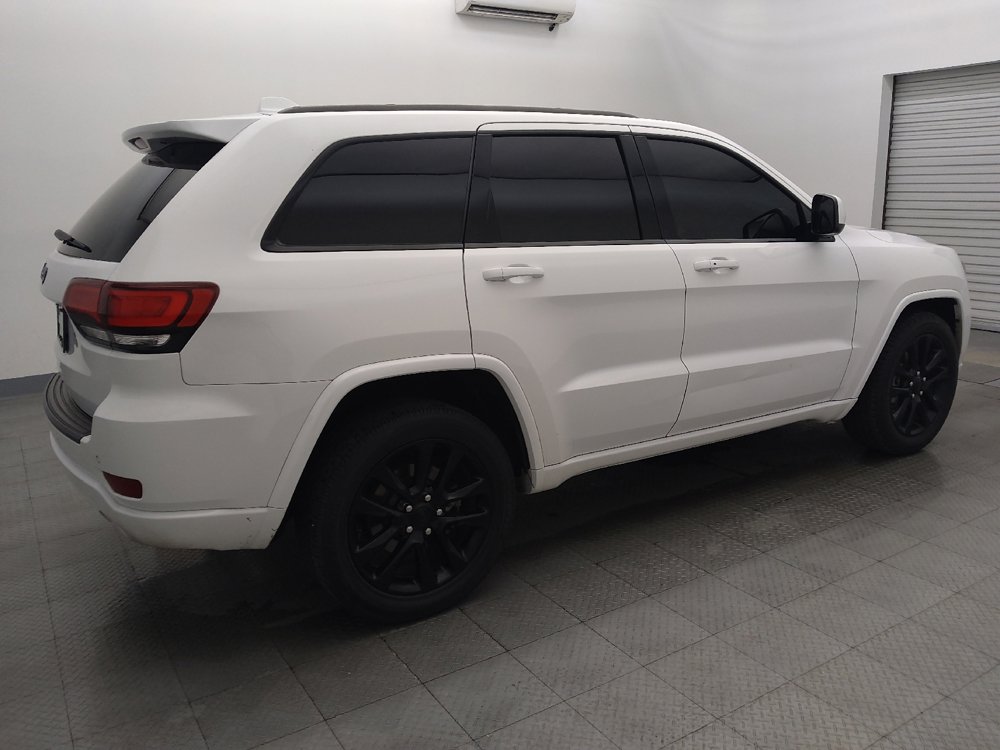 Used 2022 Jeep Grand Cherokee Laredo X image 10