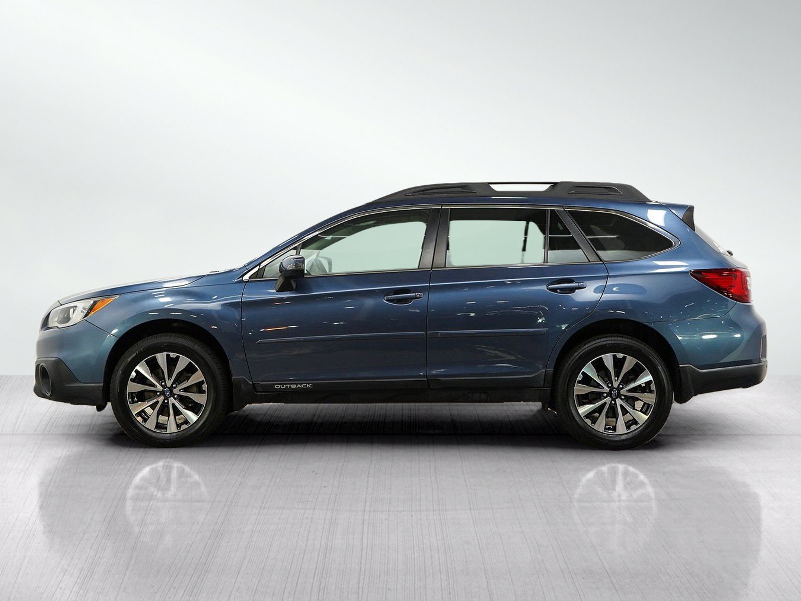 Used 2017 Subaru Outback 2.5i Limited AWD/4WD image 2