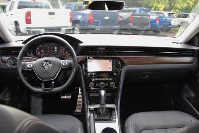 Used 2020 Volkswagen Passat 2.0T SEL FWD image 33