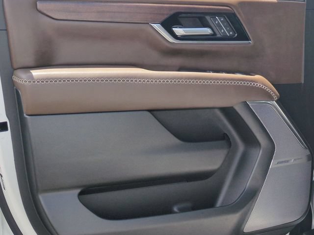 Used 2025 GMC Yukon Denali Ultimate w/ LPO, Floor Liner Package AWD/4WD image 23