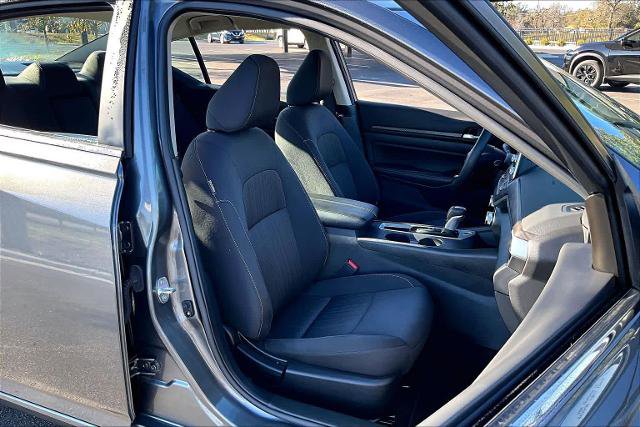 Certified 2025 Nissan Altima 2.5 SV FWD image 9