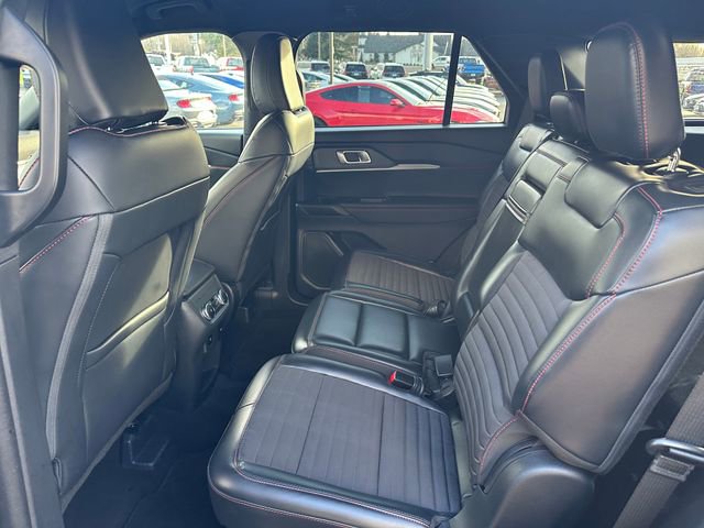 Used 2025 Ford Explorer ST-Line w/ ST-Line Street Pack image 11