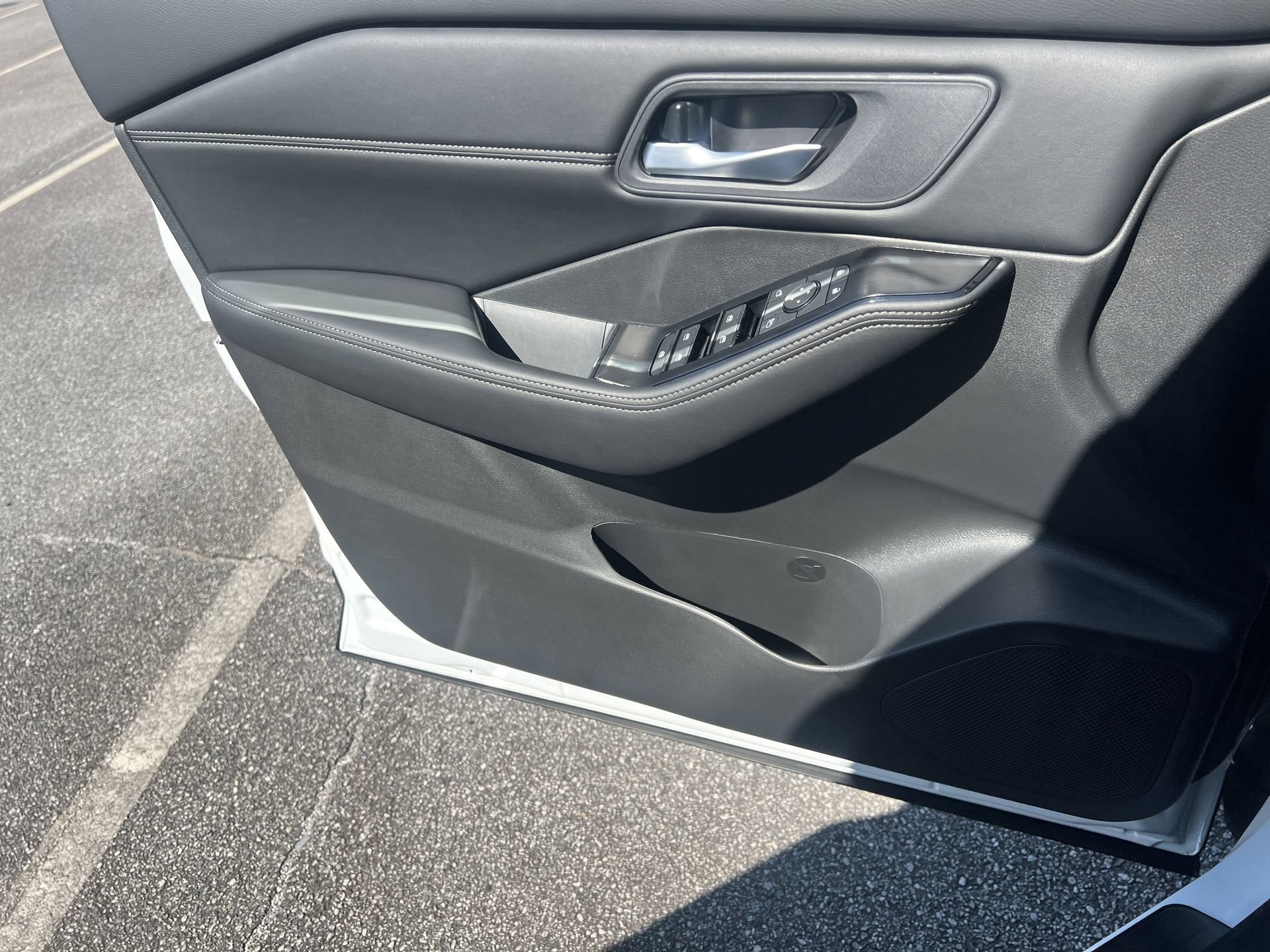 New 2026 Nissan Rogue Dark Armor AWD/4WD image 12