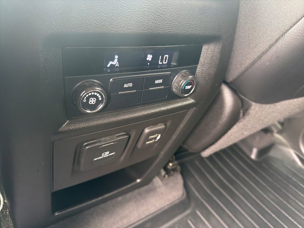 Used 2019 Chevrolet Traverse RS image 22