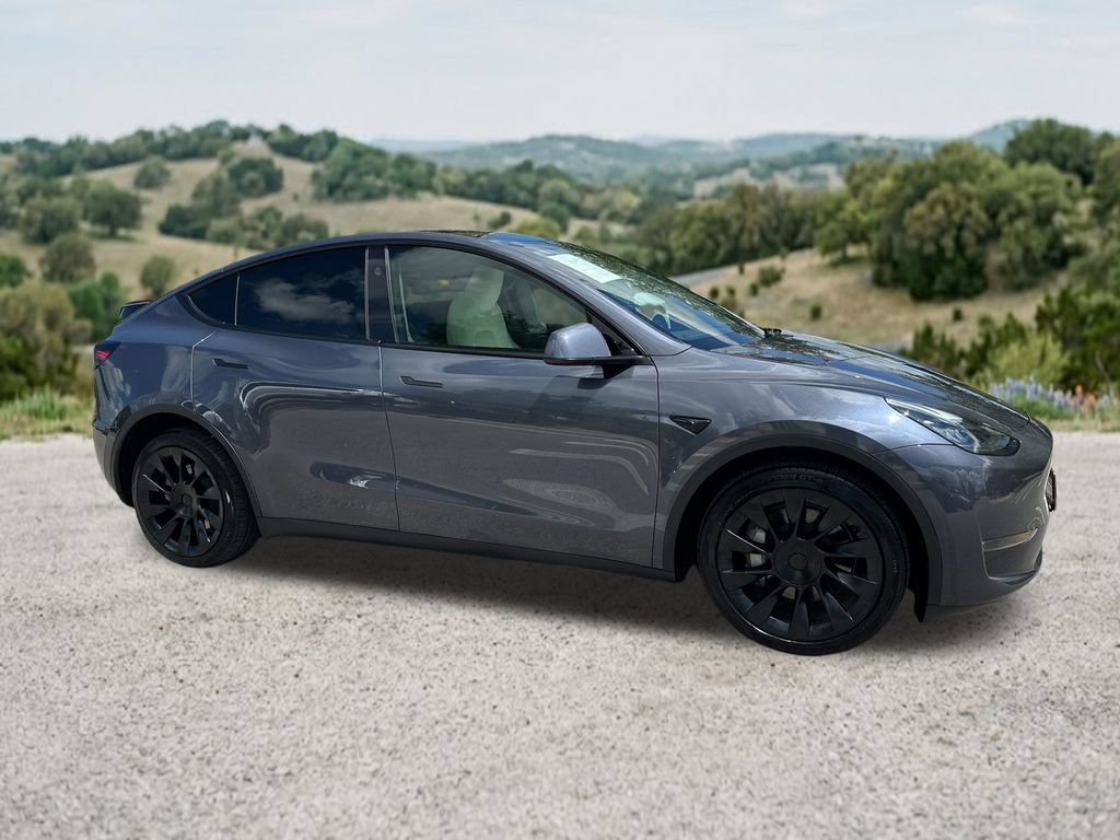Used 2023 Tesla Model Y Long Range AWD/4WD image 12