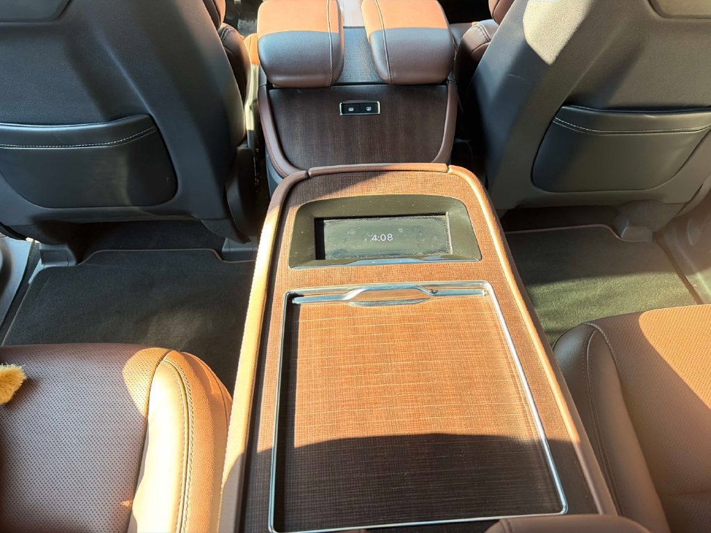 Used 2025 Lincoln Navigator Reserve AWD/4WD image 19