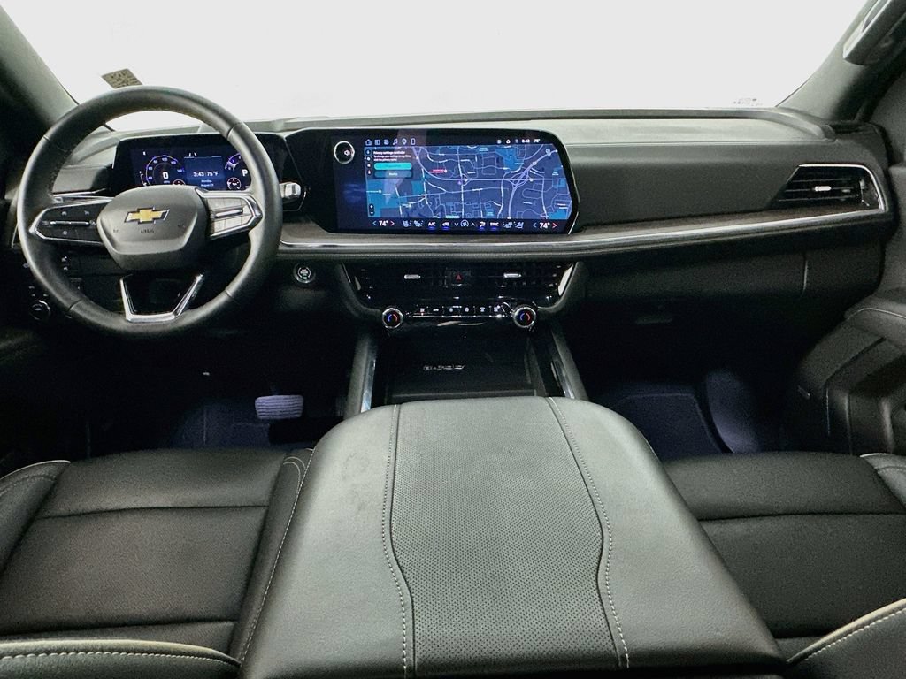 Used 2026 Chevrolet Suburban Premier AWD/4WD image 28