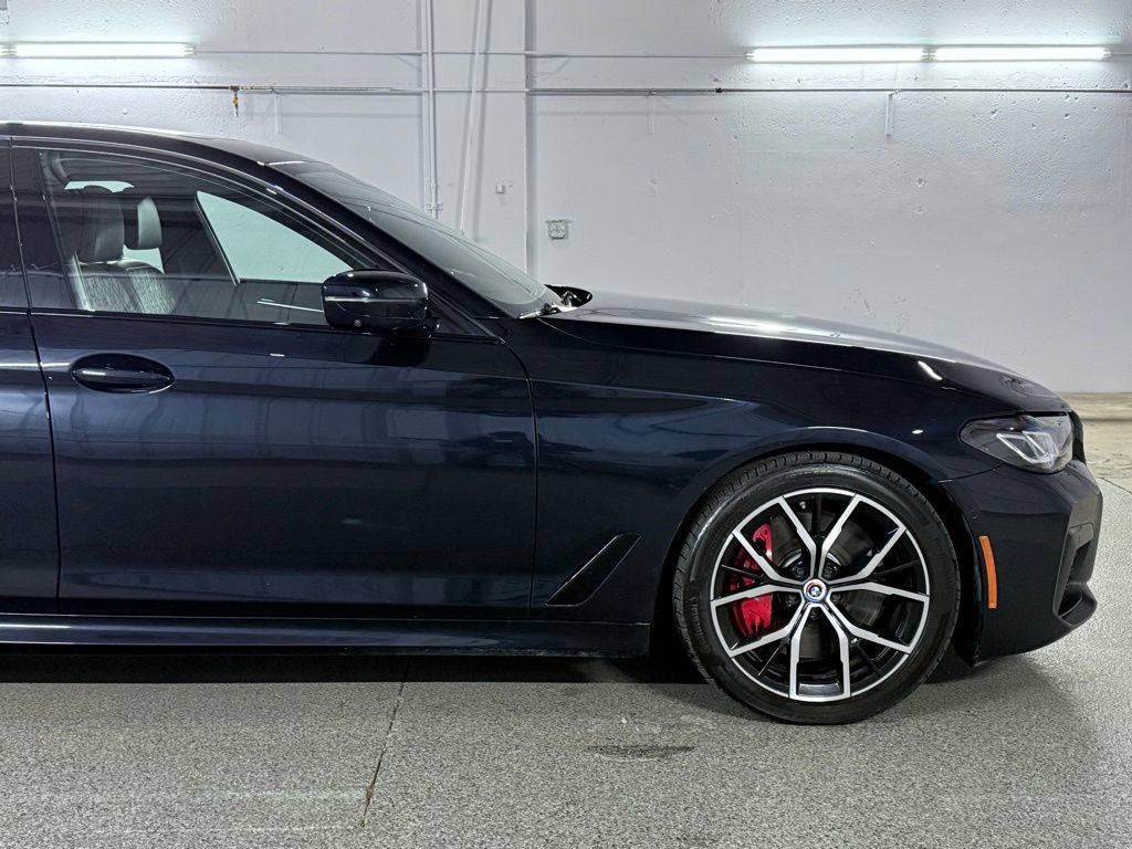 Used 2022 BMW M550i xDrive w/ Dynamic Handling Package AWD/4WD image 4