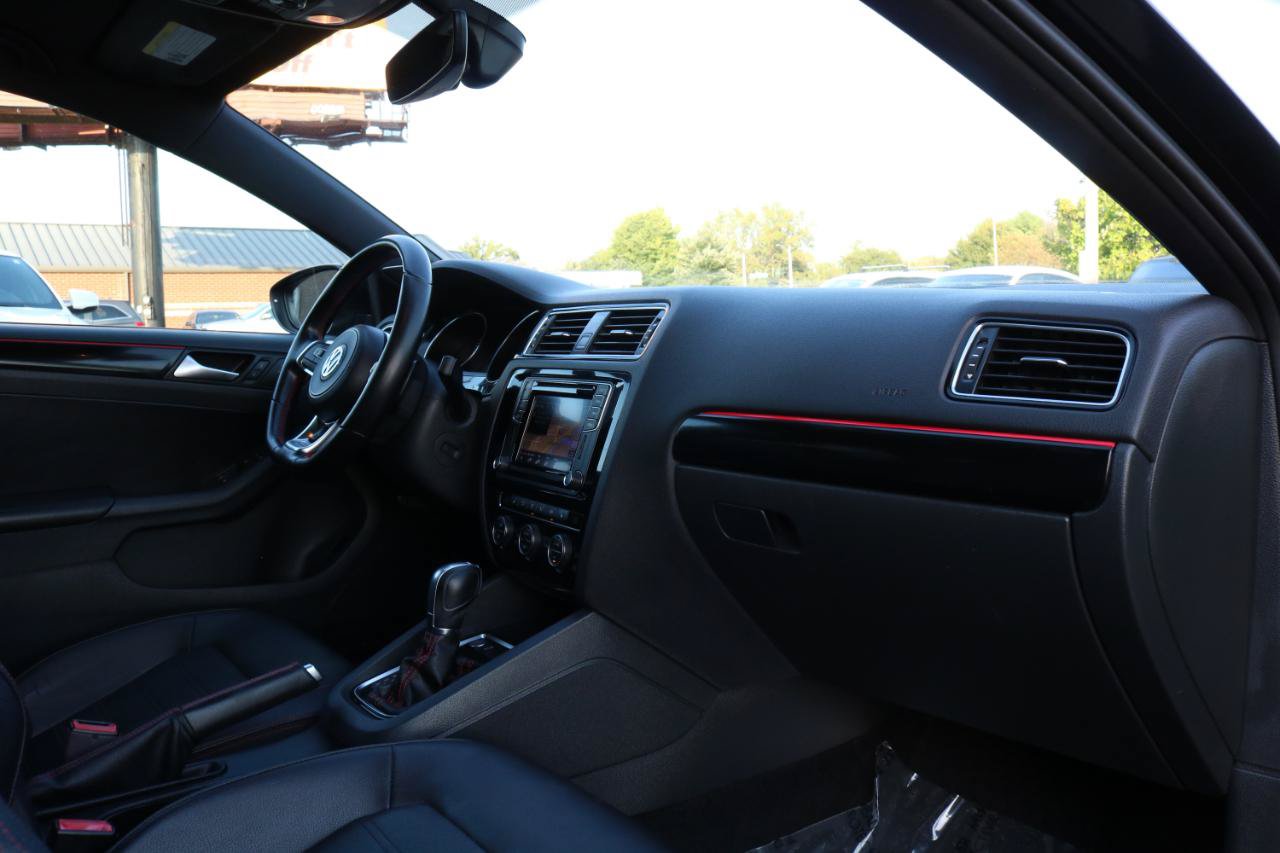Used 2017 Volkswagen Jetta GLI FWD image 39