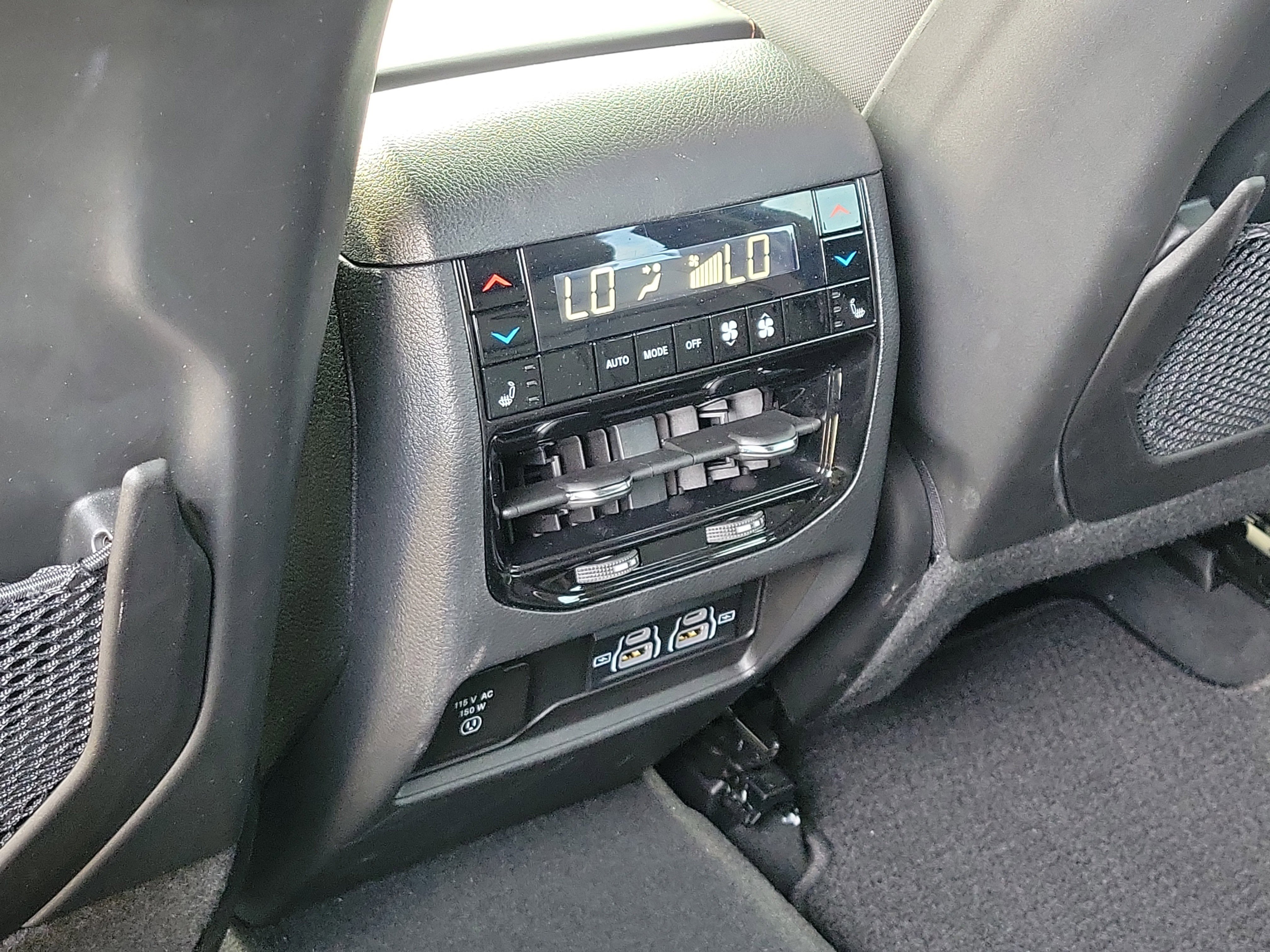 Used 2024 Jeep Grand Cherokee Summit w/ Luxury Tech Group V image 14