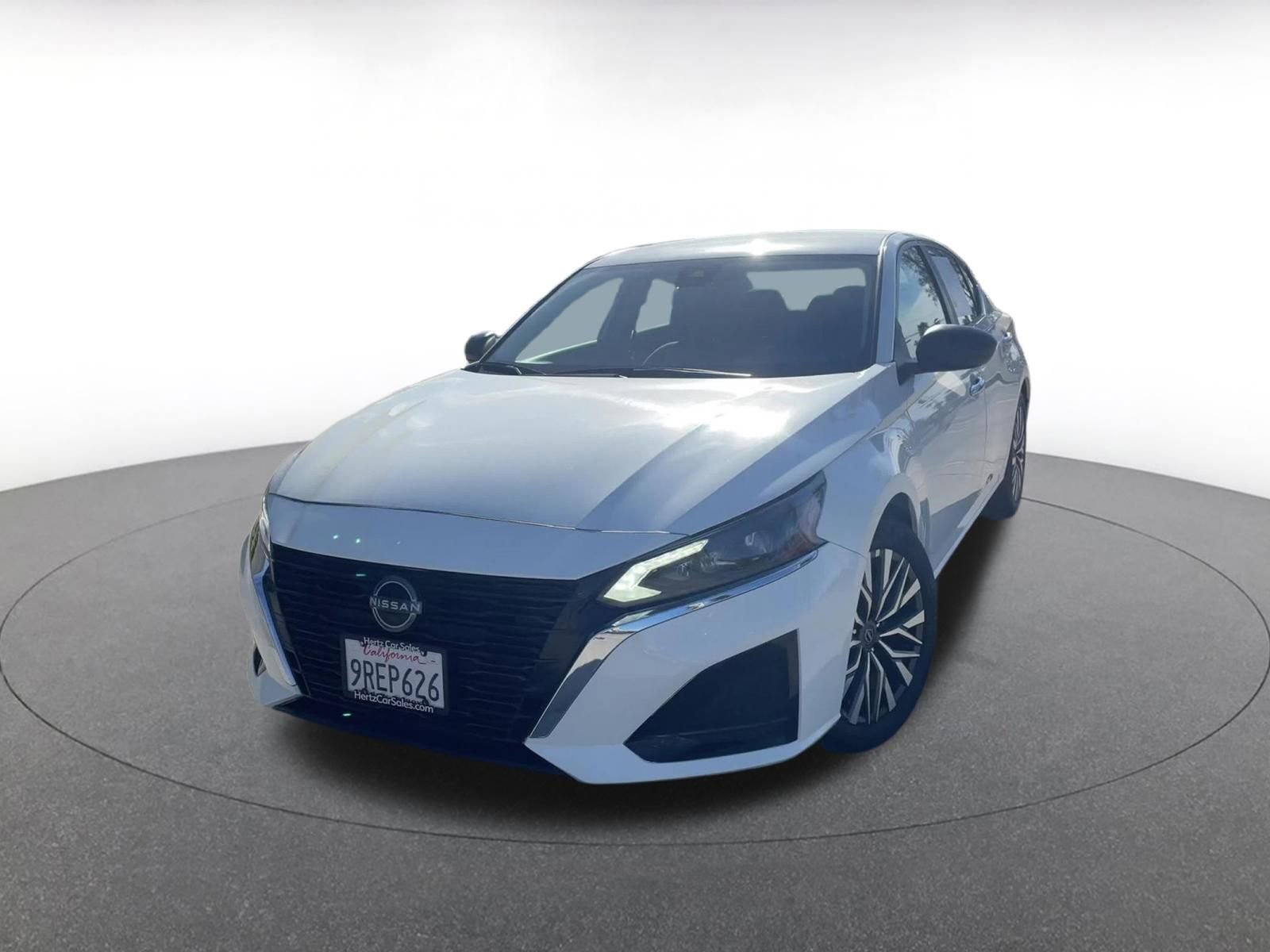 Used 2025 Nissan Altima 2.5 SV FWD image 7