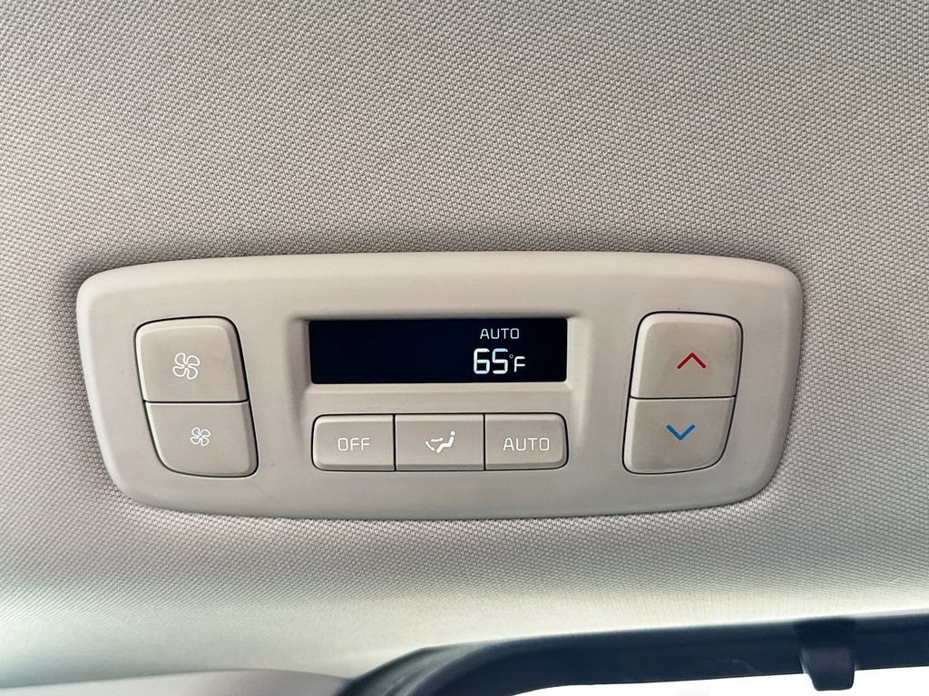 Used 2024 Kia Carnival FWD image 21