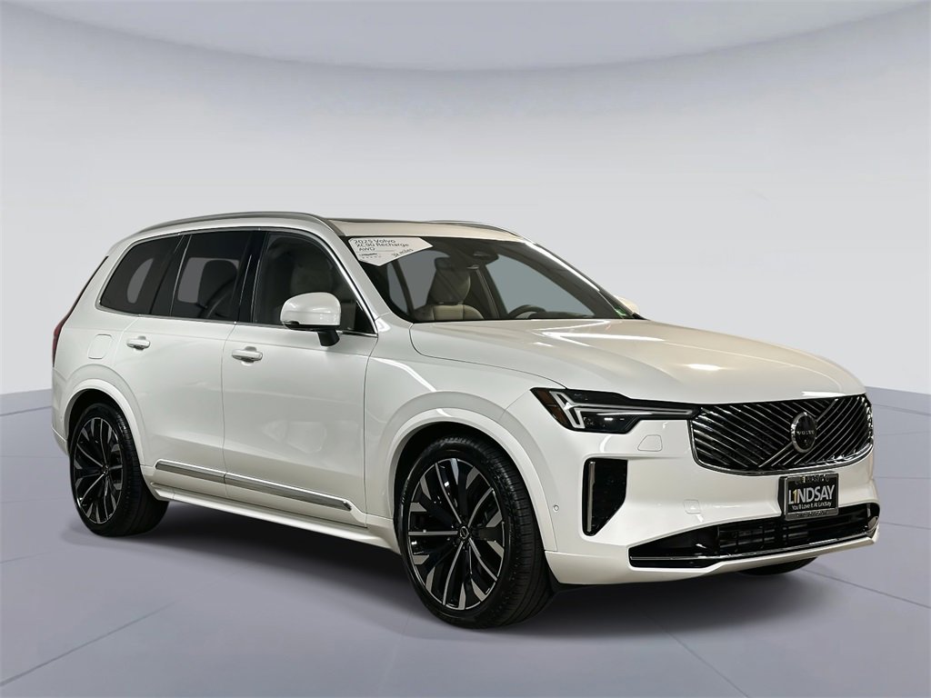 Used 2025 Volvo XC90 T8 Plus w/ Protection Package Premier image 6