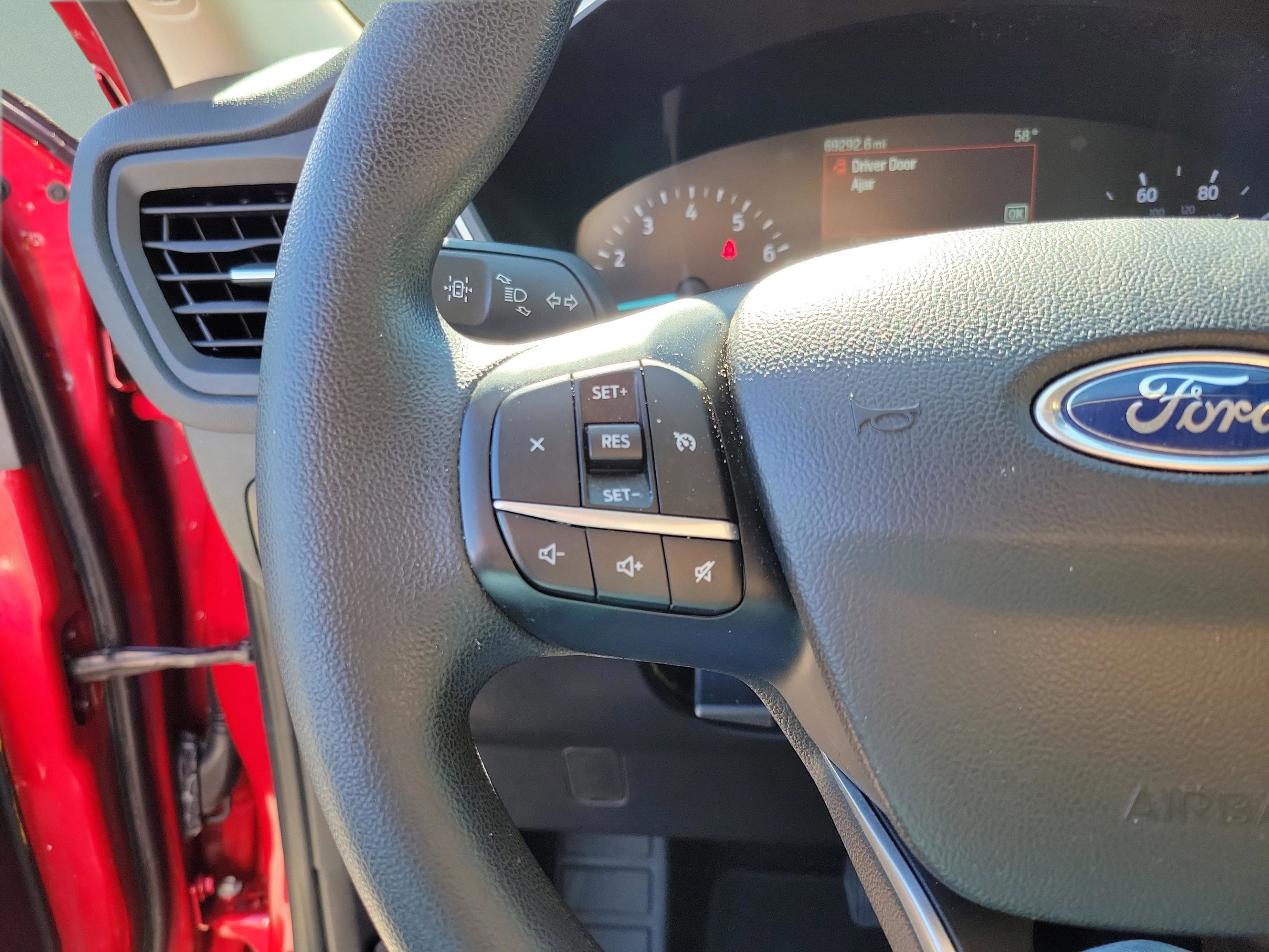 Used 2020 Ford Escape SE image 11