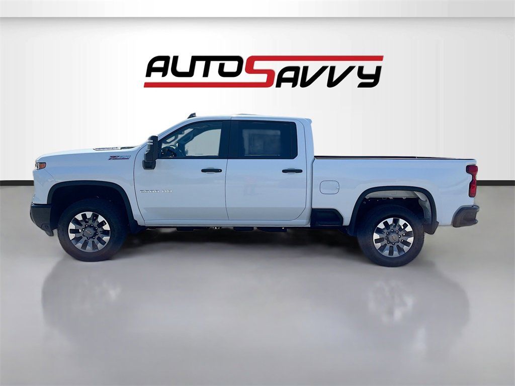 Used 2024 Chevrolet Silverado 2500 Custom w/ Custom Value Package image 4