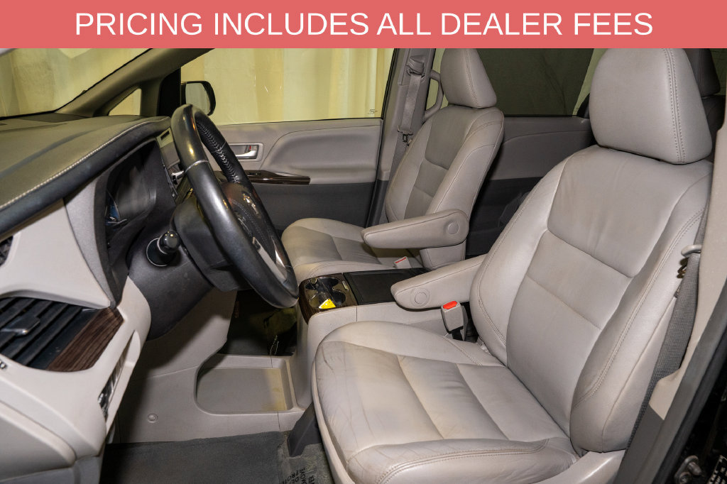 Used 2016 Toyota Sienna XLE Premium FWD image 13