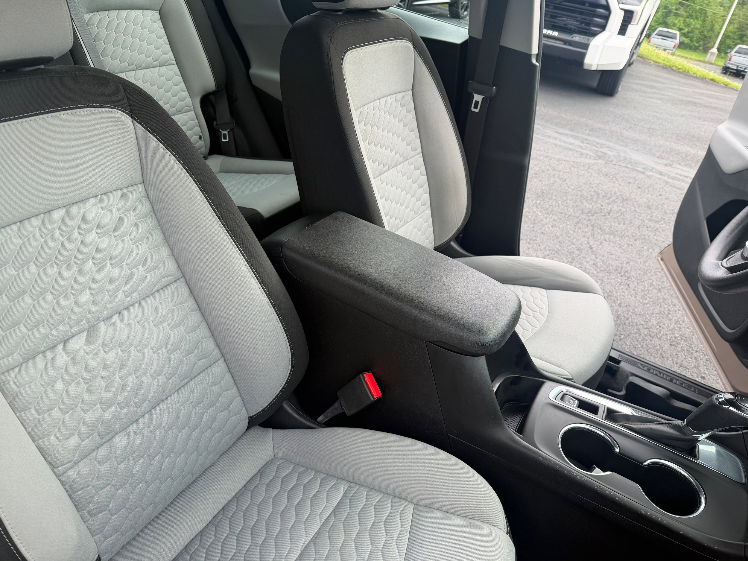 Used 2018 Chevrolet Equinox LS FWD image 19