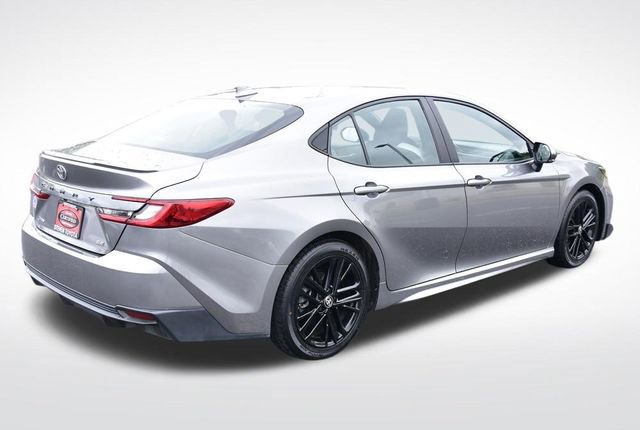 Used 2025 Toyota Camry SE w/ Convenience Package FWD image 4