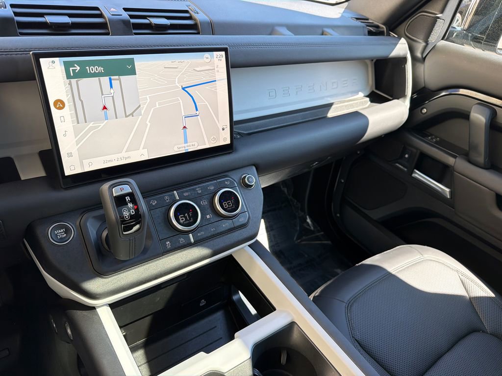 Used 2025 Land Rover Defender 110 S image 25