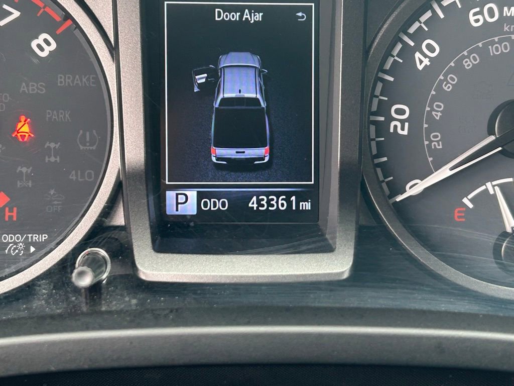 Used 2022 Toyota Tacoma TRD Off-Road w/ Technology Package image 21