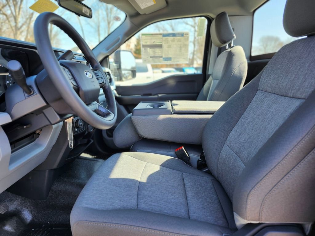 New 2026 Ford F250 XL w/ XL Chrome Package image 13