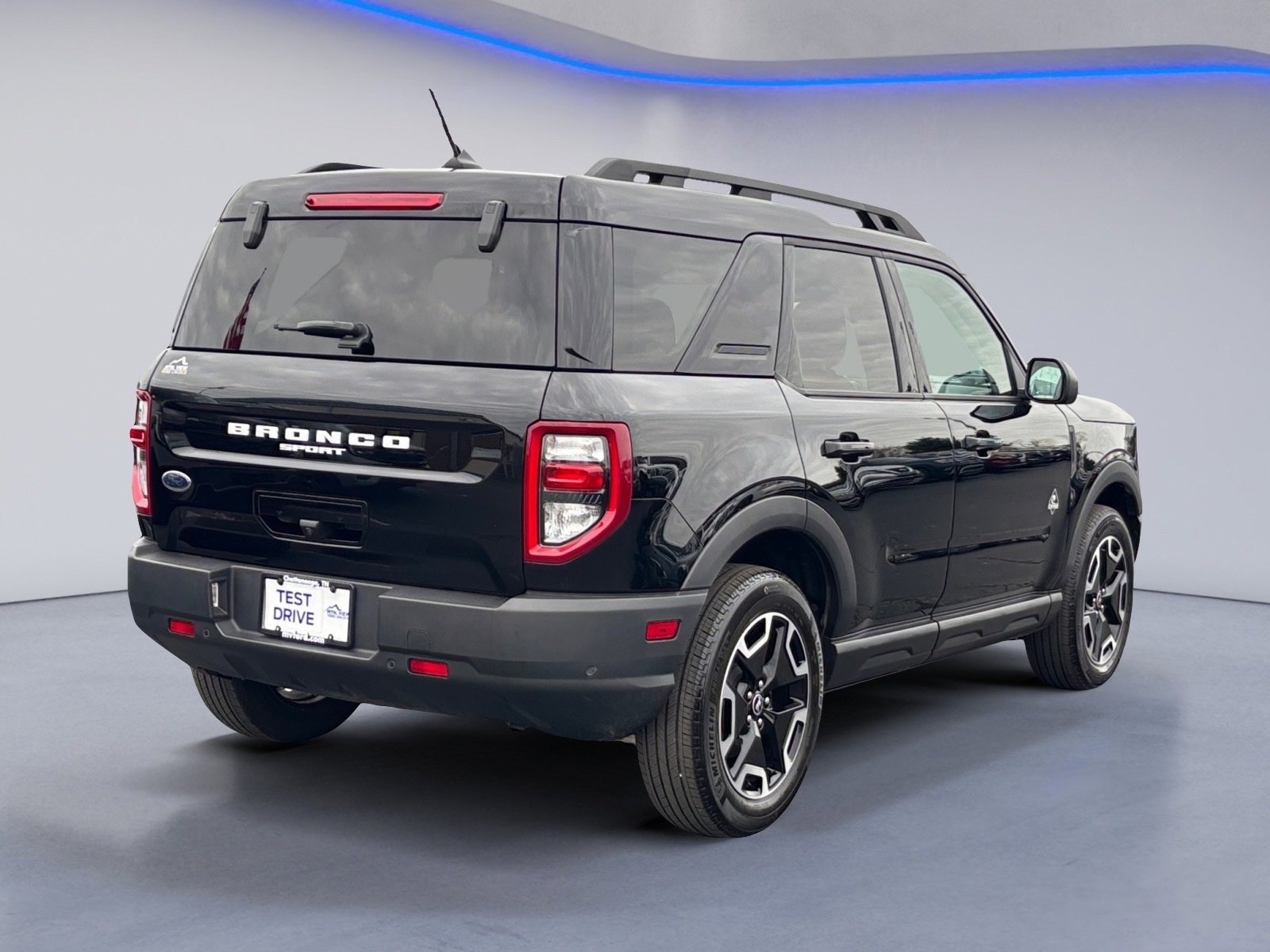 Used 2024 Ford Bronco Sport Outer Banks w/ Tech Package image 9