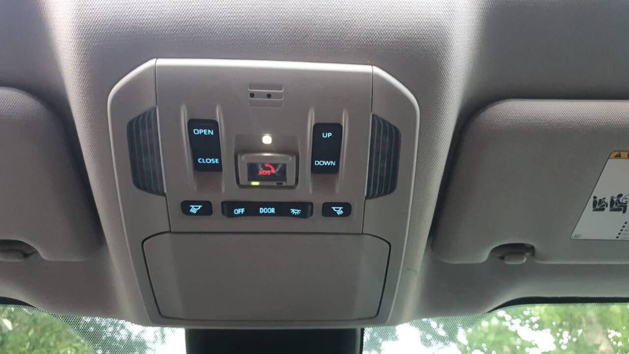 Used 2021 Toyota Highlander XLE image 39