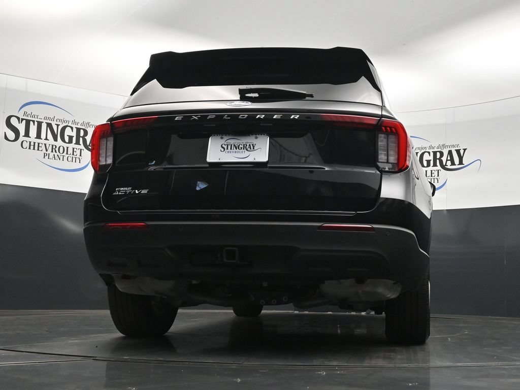 Used 2025 Ford Explorer Active RWD image 40