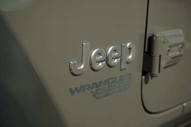 Used 2020 Jeep Wrangler Unlimited Sport S image 38