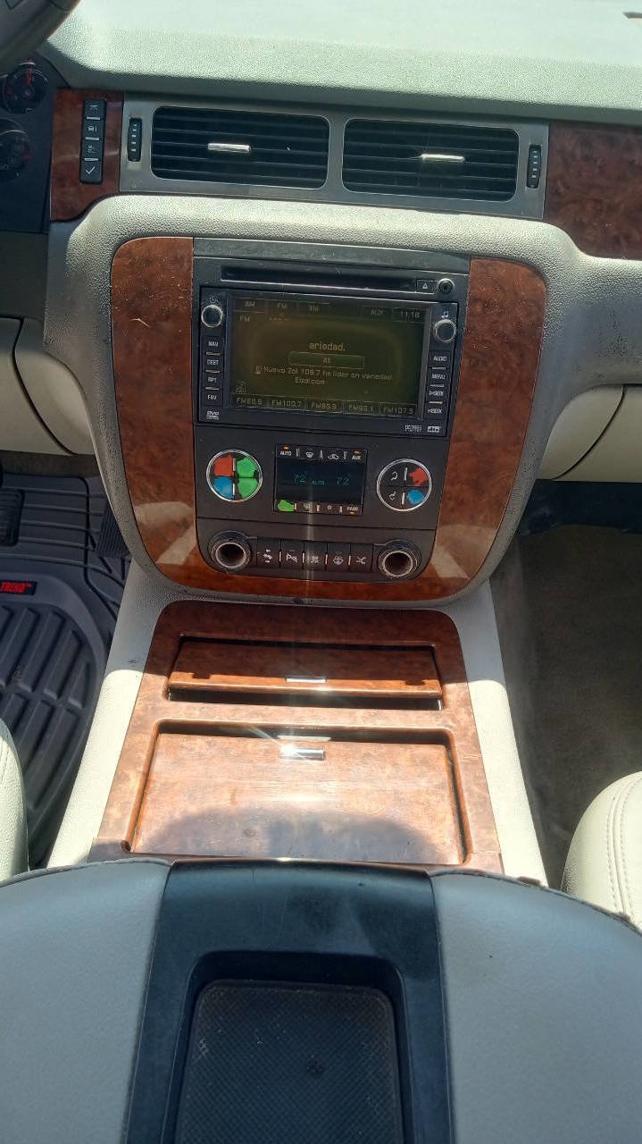 Used 2007 Chevrolet Suburban LTZ w/ LTZ Preferred Equipment Group image 11