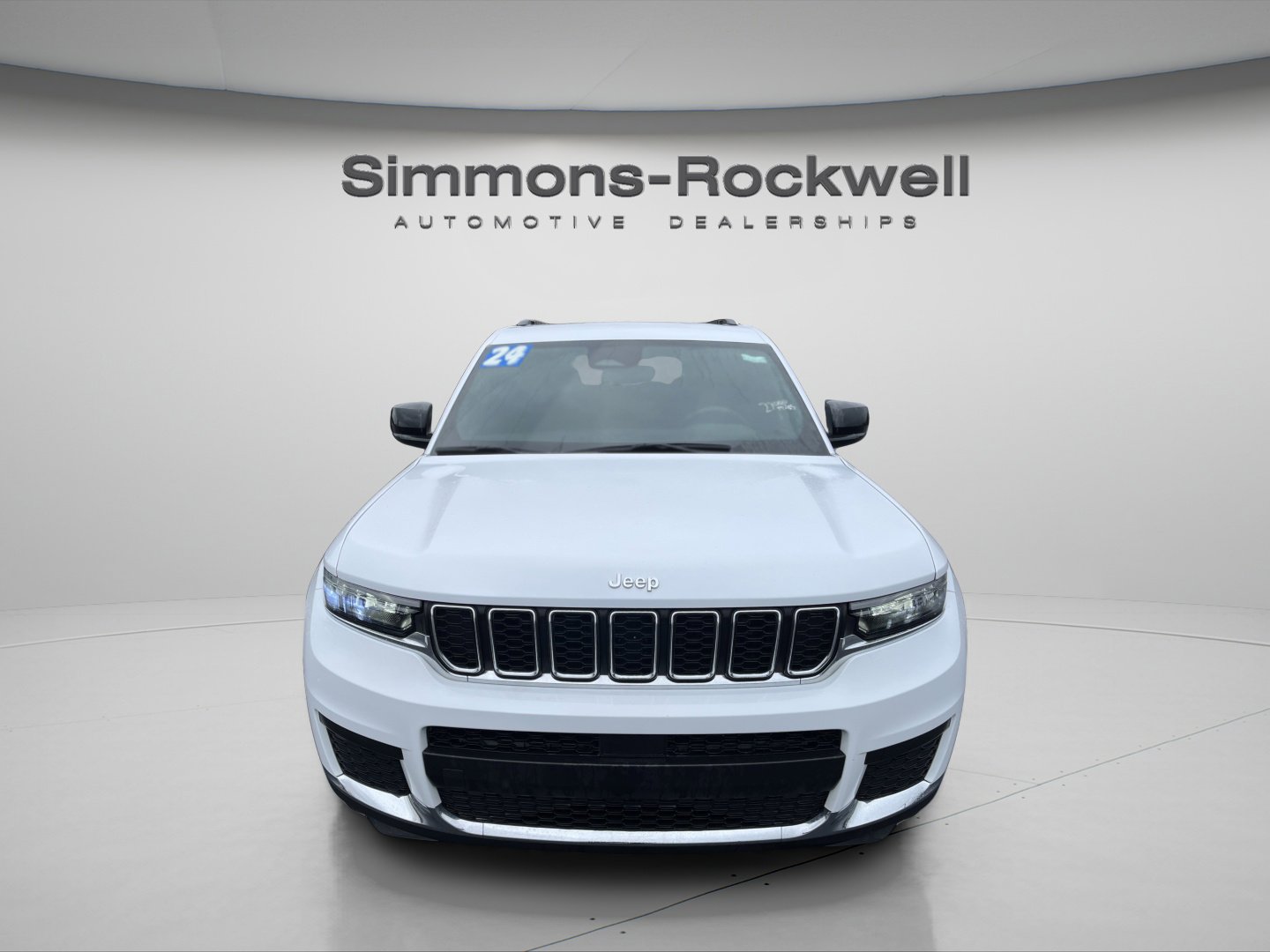 Used 2024 Jeep Grand Cherokee L Laredo w/ Luxury Tech Group I image 2