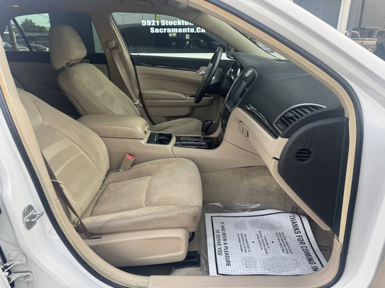 Used 2011 Chrysler 300 RWD image 12