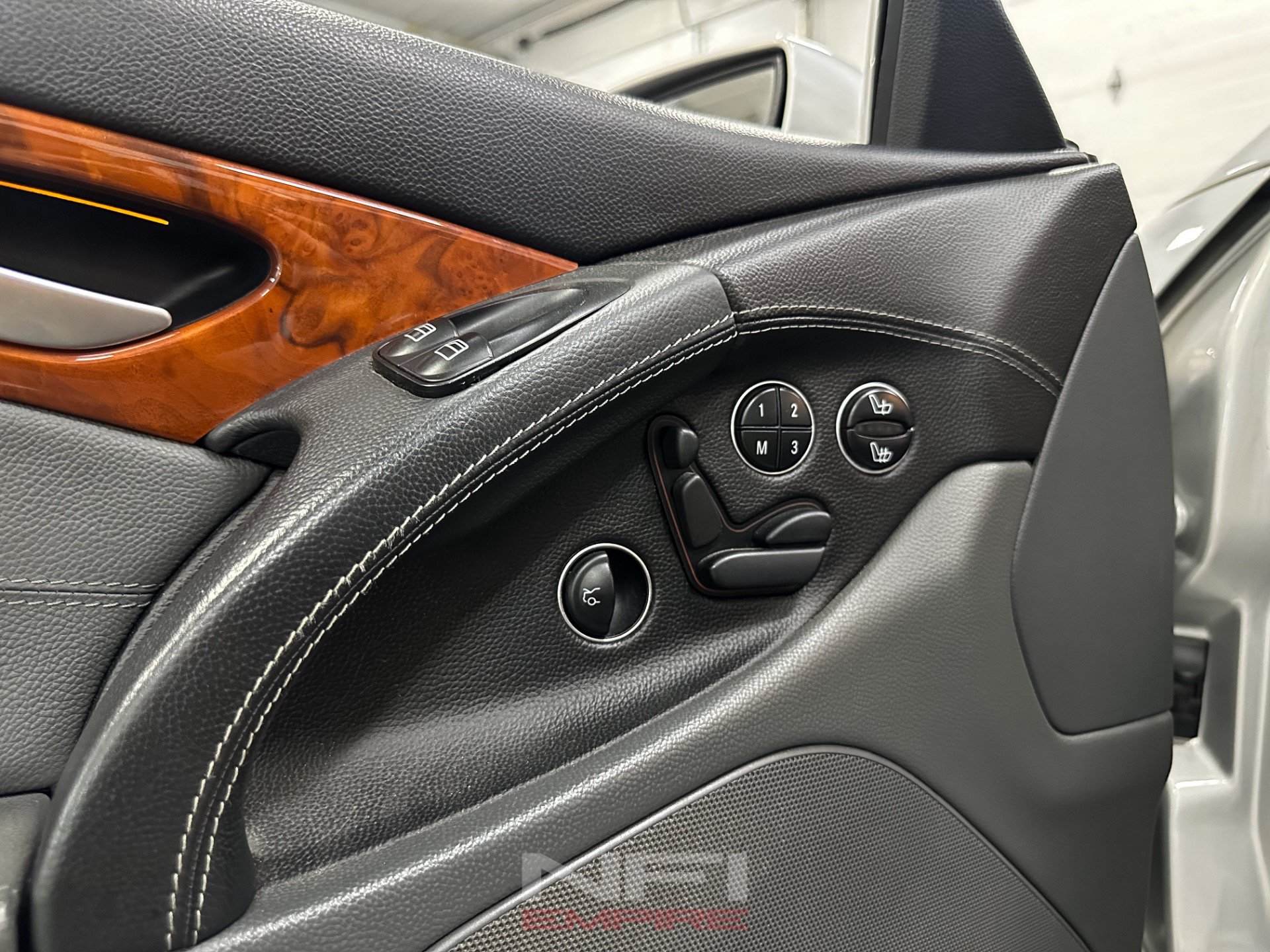 Used 2005 Mercedes-Benz SL 55 AMG image 31