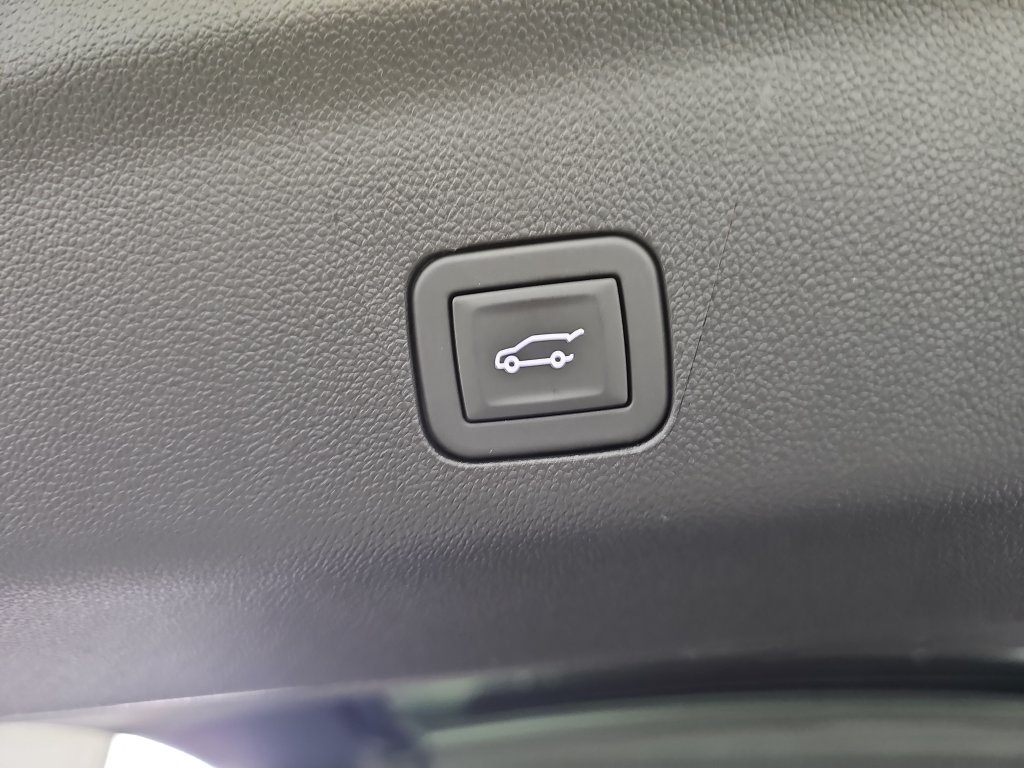 New 2026 GMC Yukon AT4 AWD/4WD image 14